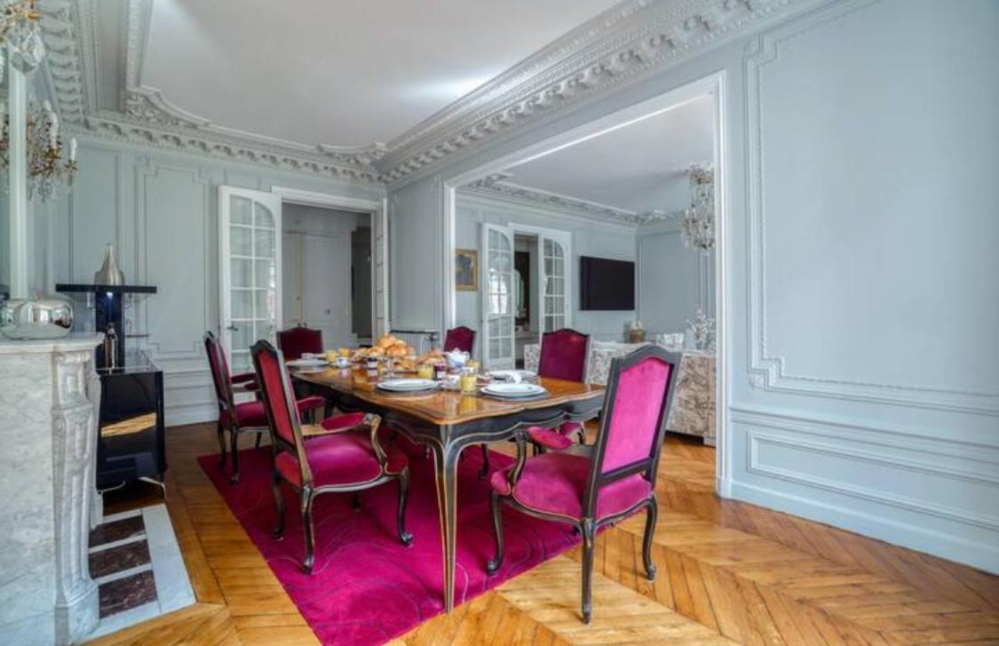Gran Luxury Tour Eiffel Couette-café *